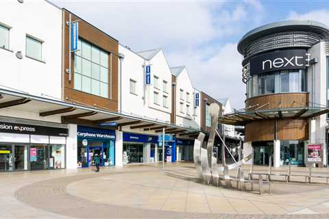 'Shocking News' as Iconic Footwear Chain Closes Store in High Street Double Whammy