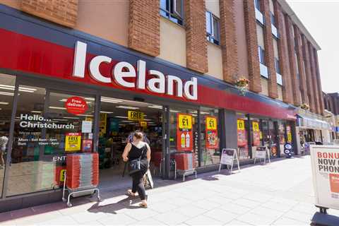 Get £15 Free Cash with Iceland's Christmas Savings Scheme