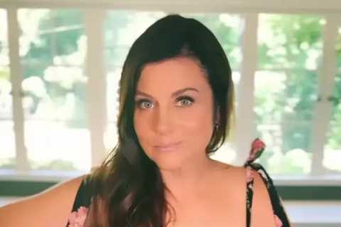 Actress Tiffani Thiessen stuns fans with flawless appearance in new cooking video