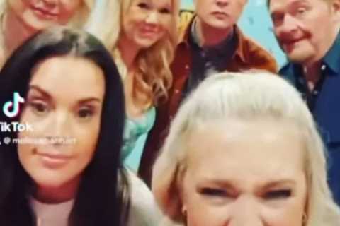 Sabrina The Teenage Witch Cast Reunites 20 Years After Show Ended