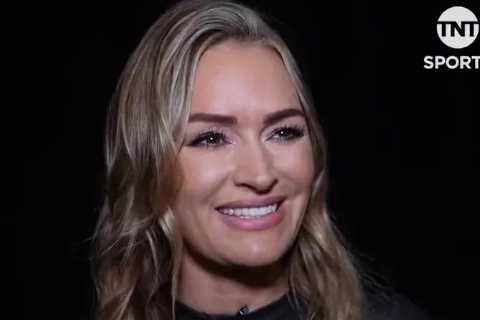 Laura Woods hailed by fans as 'absolutely divine' as TNT Sports presenter stuns in tight black..