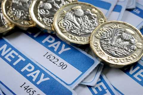 The Career That Guarantees a Job: Electricians Earn £50k without a Degree