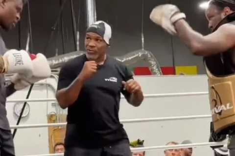 Mike Tyson Trains Francis Ngannou for Tyson Fury Fight after Blunt Response to Gypsy King