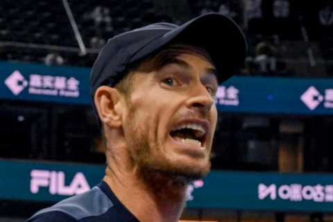 Andy Murray suffers racket-smashing collapse in China Open