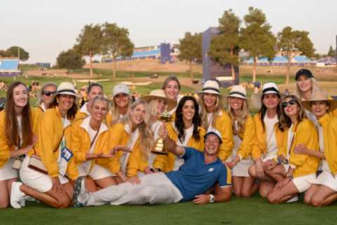 Single Viktor Hovland Poses with Europe's Ryder Cup Wags, Fans React