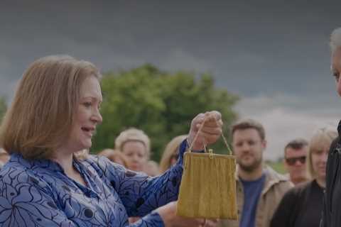 Gold handbag left by stranger valued at thousands on Antiques Roadshow