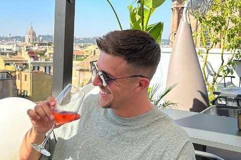 Love Island Star Ridiculed by Fellow Islanders for Returning to Normal Job after Agent Drops Him