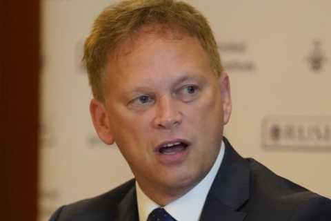 Grant Shapps criticizes Elon Musk for mocking Ukrainian leader Volodymyr Zelensky on Twitter