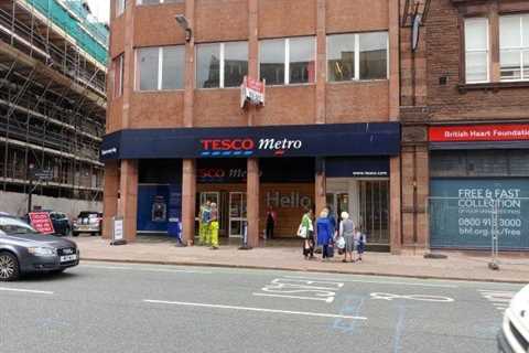 Major UK Supermarket Abruptly Shuts Shop in High Street Battle