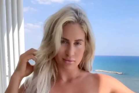 Golf Influencer Karin Hart Shows off Stunning Bikini Body on Greek Getaway