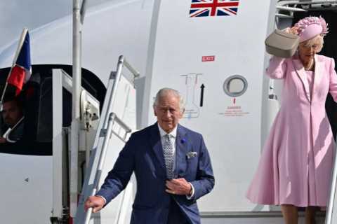 Plane used by King and Queen grounded after windows missing at 10,000 feet