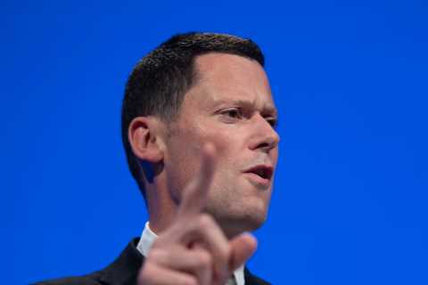 Prison overcrowding prompts ministers to consider temporary cells and soft sentences