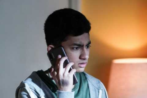 Nugget Returns and Confronts Dad Ravi About Being a Murderer in EastEnders