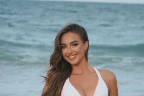 McKenzie Graham Stuns in Beach 'Fun Suit' as Golf Fans Are Left Speechless