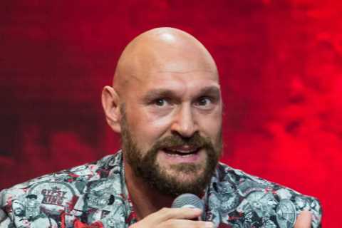 Tyson Fury and Francis Ngannou Clash Over Fight Ring Size