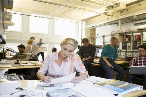 Full-time worker numbers overtake hybrid staff for first time since Covid lockdowns