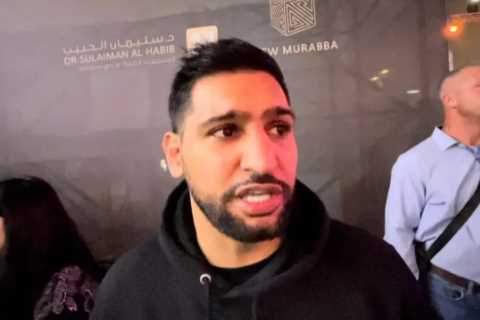 Amir Khan Retreats During Live Interview as Mike Tyson Approaches
