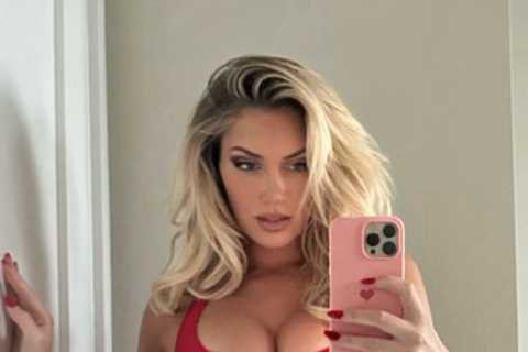 Paige Spiranac stuns fans in racy Halloween swimsuit