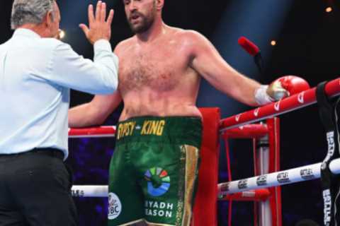 Tyson Fury's Manager Reveals Three Excuses for Shoddy Performance Including Being Stuck in Corridor ..