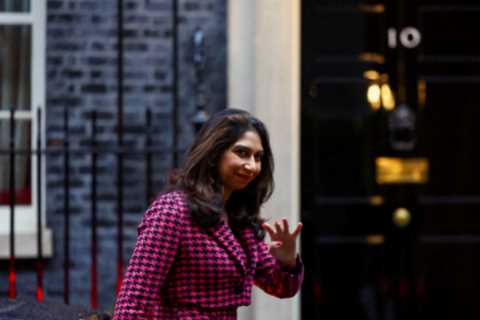 Suella Braverman accuses police of favoritism over Gaza march on Armistice Day