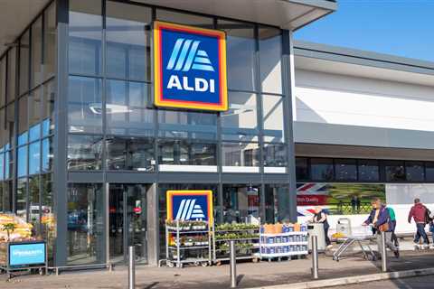 Full list of shops staying closed on Boxing Day including Aldi, Poundland and Home Bargains