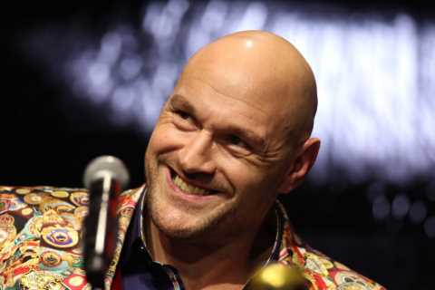 Tyson Fury Forced to Cancel Christmas Plans as Heavyweight Clash with Oleksandr Usyk Confirmed
