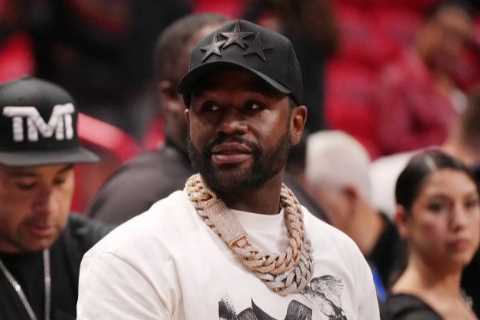 Floyd Mayweather Announces Comeback Fight Against John Gotti III
