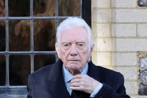Hollywood Star Joins EastEnders as Beloved Character is Laid to Rest