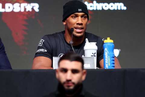 Anthony Joshua Fires Back at Deontay Wilder's Insults