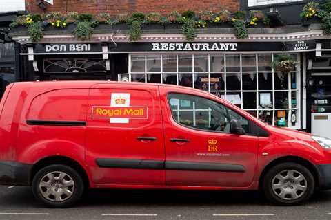 Royal Mail Introduces Peak Surcharge, Shoppers May Pay More for Christmas