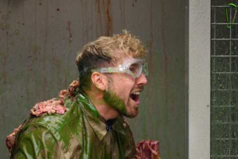 Sam Thompson and Nick Pickard Attacked by Leeches in I'm A Celeb Camp