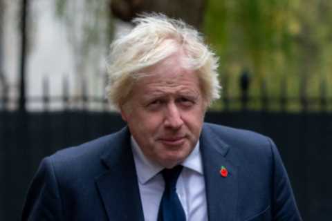 Only migrants earning £40,000 or more should be allowed into UK, says Boris Johnson