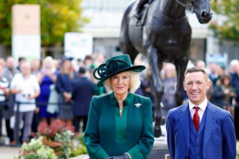 Frankie Dettori's Statues: Where Are They and Can You Visit?