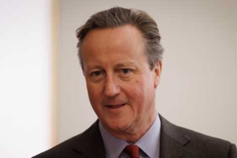 David Cameron warns of Putin's threat and emphasizes the need to stop him in Ukraine