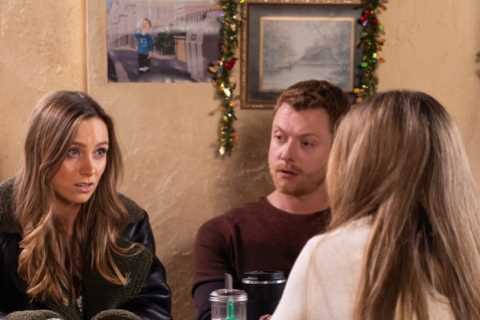 Three huge ITV Coronation Street theories: fan favourite goes on the run and couple set for shock..
