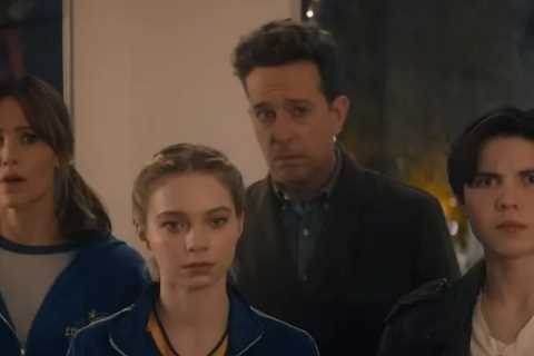 Netflix Fans Disgusted by 'Incestuous' Scene in Christmas Movie Family Switch