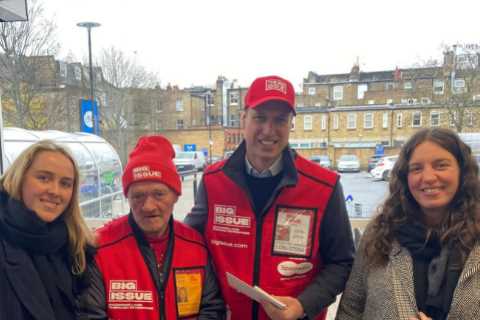 Inspiring moment Prince William sells Big Issue outside Tesco leaving shoppers stunned