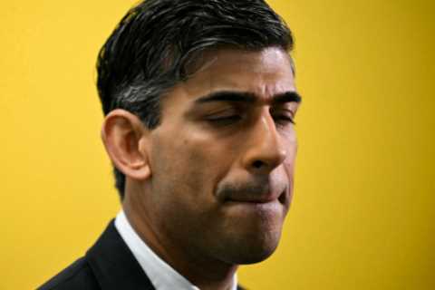 Robert Jenrick Accuses Rishi Sunak of Misleading Public Over Rwanda Plan