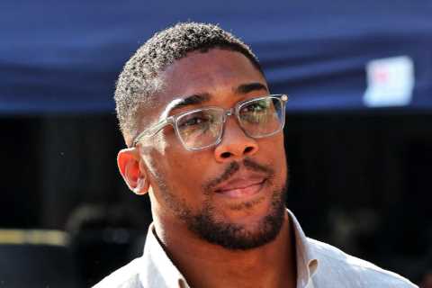 Deontay Wilder Accuses Anthony Joshua of Manipulating Ticket Sales