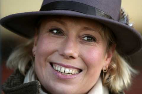 Cheltenham Races: Veterans' Handicap Chase to Bring Christmas Cheer