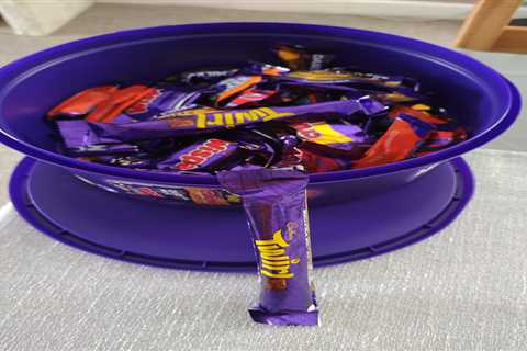 Shoppers Left Surprised as Cadbury Heroes Tubs Contain Unexpected Twirls