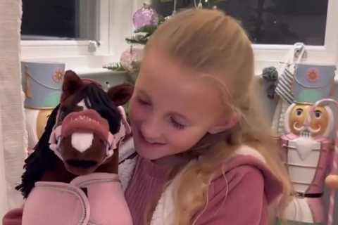Billie Faiers Faces Backlash for Showing Off Freebies