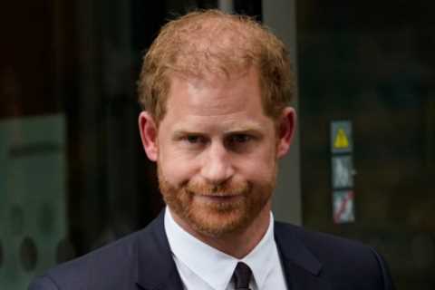 Prince Harry awarded £140k in phone hacking battle with Mirror
