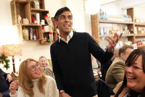 Rishi Sunak Holds Court in Coffee Shop as He Prepares for Talks on Tackling Migration
