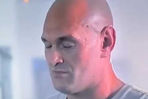 Tyson Fury Floors Opponent with 'Invisible Punch' After Dynamo Magic Trick