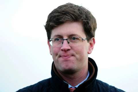 Top Trainer Harry Fry Signs Exclusive Deal with Sun Racing for National Hunt Season