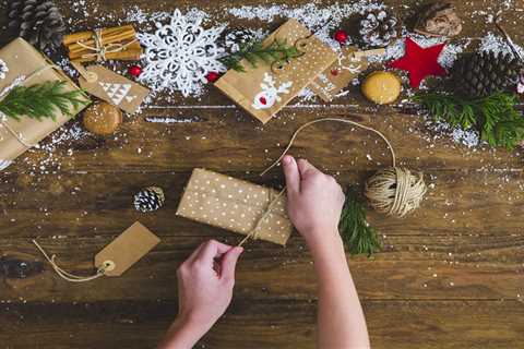 Six Creative Ways to Wrap Christmas Presents on a Budget