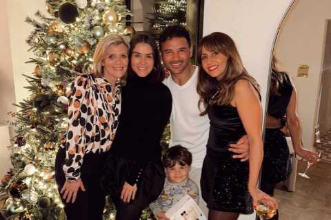 Ryan Thomas reunites with former Coronation Street co-stars amid family feud