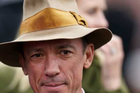 Former Top Jockey Left 'Highly Insulted' by Frankie Dettori's Comments on British Racing