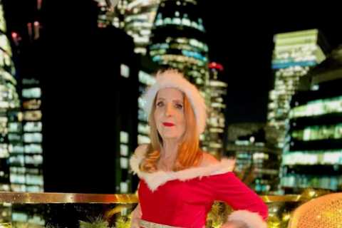 Gillian McKeith Parties with Daughter, Flaunts Toned Legs in Sexy Bodysuit